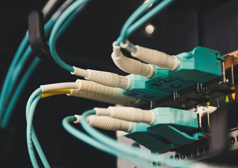 CRMやウェアラブルカメラなど、デジタル活用の推進